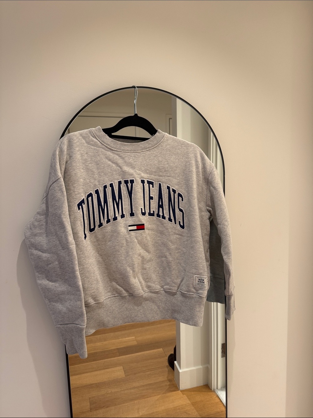 Vintage Tommy (Hilfiger) Jeans Gray Logo Crewneck Sweatshirt